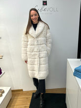 Laden Sie das Bild in den Galerie-Viewer, Beaumont Damen Wendemantel &quot;Lori&quot; in Offwhite

