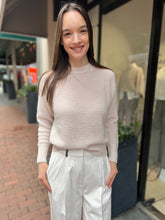 Laden Sie das Bild in den Galerie-Viewer, Peserico Damen Cordhose in Creme
