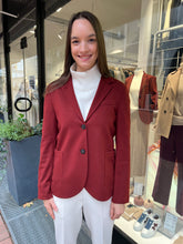 Laden Sie das Bild in den Galerie-Viewer, Harris Wharf London Damen Blazer in Rotbraun
