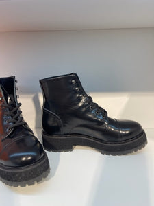AGL Damen Schnürstiefelette in Schwarz