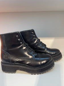 AGL Damen Schnürstiefelette in Schwarz