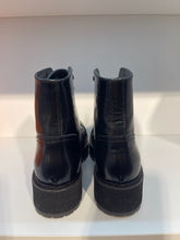 Laden Sie das Bild in den Galerie-Viewer, AGL Damen Schnürstiefelette in Schwarz
