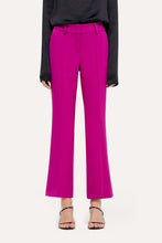 Laden Sie das Bild in den Galerie-Viewer, Cambio Damen Hose &quot; Farah&quot; in Fuchsia
