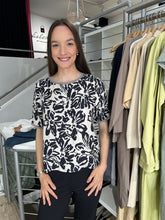 Laden Sie das Bild in den Galerie-Viewer, Margittes Damen Bluse in Schwarz-Weiß
