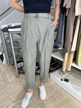 Laden Sie das Bild in den Galerie-Viewer, Fabiana Filippi Damen Hose in Khaki
