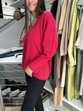Laden Sie das Bild in den Galerie-Viewer, FFC Damen Pullover in Rot
