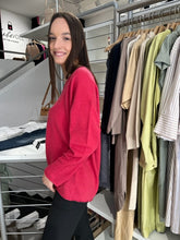 Laden Sie das Bild in den Galerie-Viewer, FFC Damen Pullover in Rot
