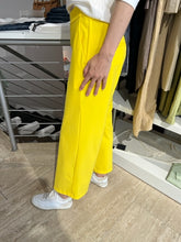 Laden Sie das Bild in den Galerie-Viewer, Cambio Damen Hose &quot;Cameron&quot; in Gelb
