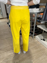 Laden Sie das Bild in den Galerie-Viewer, Cambio Damen Hose &quot;Cameron&quot; in Gelb
