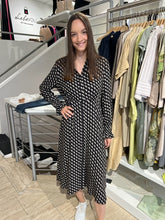 Laden Sie das Bild in den Galerie-Viewer, Catnoir Damen Blusenkleid mit Print
