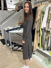 Laden Sie das Bild in den Galerie-Viewer, Catnoir Damen Blusenkleid mit Print
