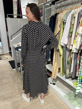 Laden Sie das Bild in den Galerie-Viewer, Catnoir Damen Blusenkleid mit Print
