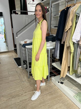 Laden Sie das Bild in den Galerie-Viewer, Riani Damen Kleid in Gelb
