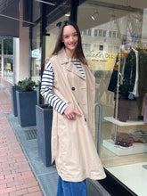 Laden Sie das Bild in den Galerie-Viewer, Blode No.8 Damen Trenchcoat in Toast
