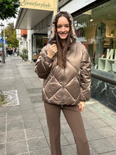 Laden Sie das Bild in den Galerie-Viewer, Beaumont Damen Jacke &quot;Nowy&quot; in Braun
