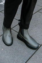 Laden Sie das Bild in den Galerie-Viewer, Hogan Rebel Damen Chelsea Boots in Grün
