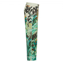 Laden Sie das Bild in den Galerie-Viewer, Cambio Damen Hose &quot;Gia Cropped&quot; mit All-Over-Druck
