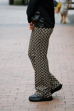 Laden Sie das Bild in den Galerie-Viewer, Cambio Damen Hose &quot;Flower&quot; in Multicloour
