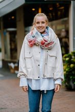 Laden Sie das Bild in den Galerie-Viewer, Margittes Damen Sweatjacke in Offwhite
