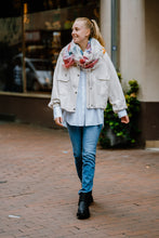 Laden Sie das Bild in den Galerie-Viewer, Margittes Damen Sweatjacke in Offwhite
