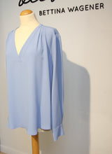 Laden Sie das Bild in den Galerie-Viewer, Antonelli Damen Bluse in Hellblau
