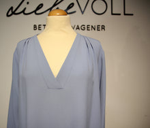 Laden Sie das Bild in den Galerie-Viewer, Antonelli Damen Bluse in Hellblau
