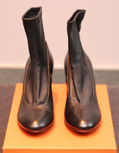 AGL Stiefelette mit Weichlederschaft und -spann in Schwarz