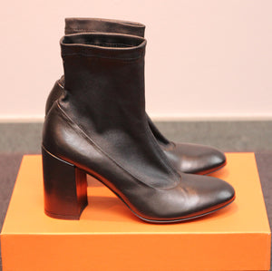 AGL Stiefelette mit Weichlederschaft und -spann in Schwarz