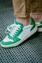Laden Sie das Bild in den Galerie-Viewer, Kennel &amp; Schmenger Damen Sneaker &quot;Drift&quot; in Grün/ Weiß
