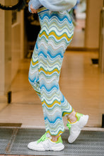 Laden Sie das Bild in den Galerie-Viewer, Cambio Damen Hose &quot;Ranee easy kick&quot; in Mint
