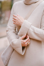 Laden Sie das Bild in den Galerie-Viewer, Antonelli Damen Strickkleid in Creme

