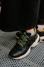 Laden Sie das Bild in den Galerie-Viewer, Hogan Damen Sneaker in Schwarz
