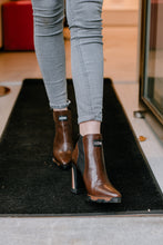 Laden Sie das Bild in den Galerie-Viewer, Lodi Damen Stiefelette in Braun
