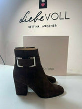 Laden Sie das Bild in den Galerie-Viewer, Sergio Rossi Damen Wildleder-Stiefelette mit Blockabsatz in dunkelbraun
